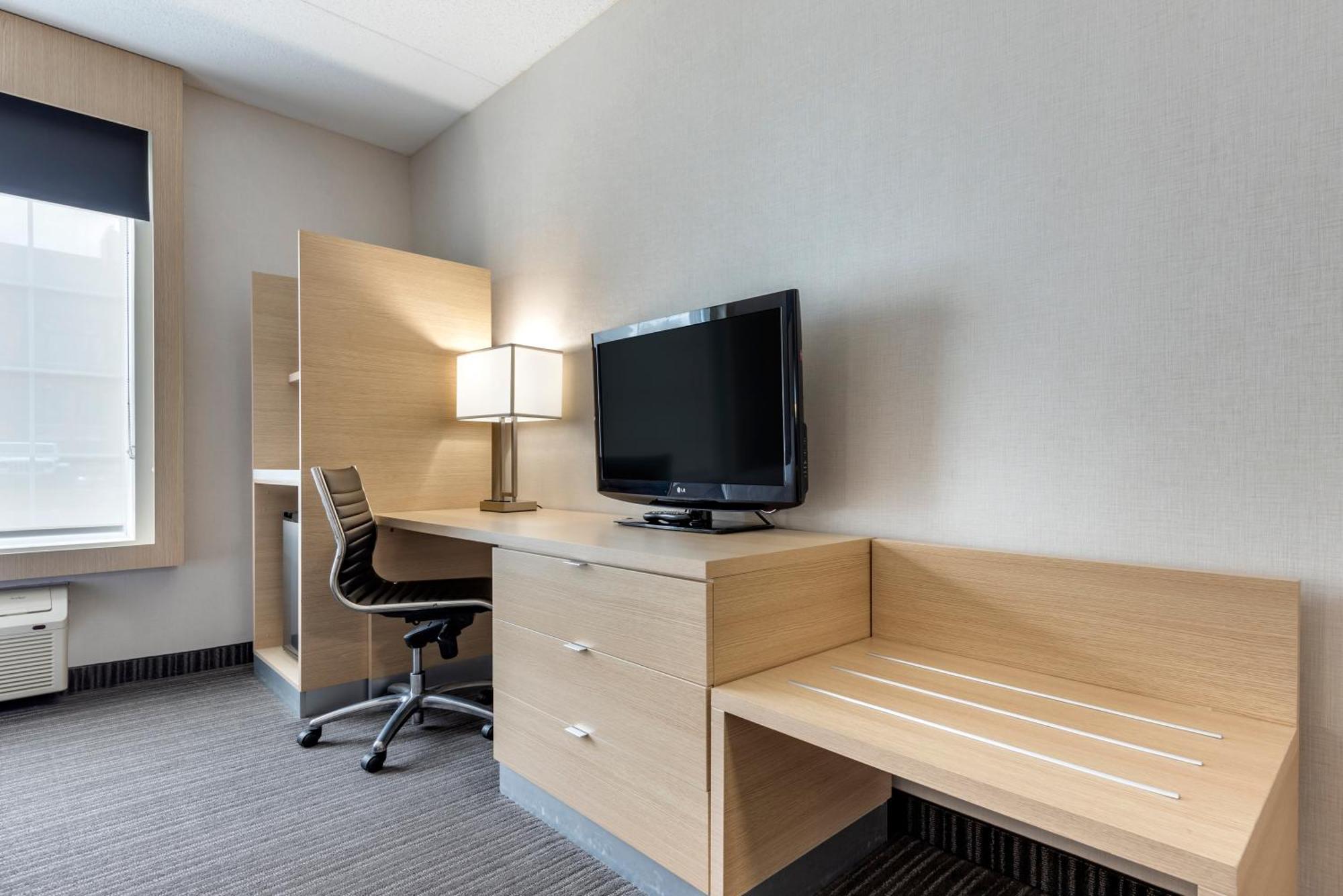 Quality Inn & Suites Oakville Ruang foto