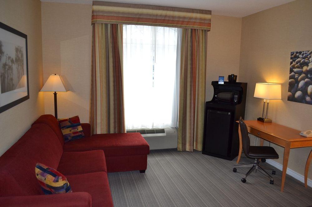 Quality Inn & Suites Oakville Bagian luar foto
