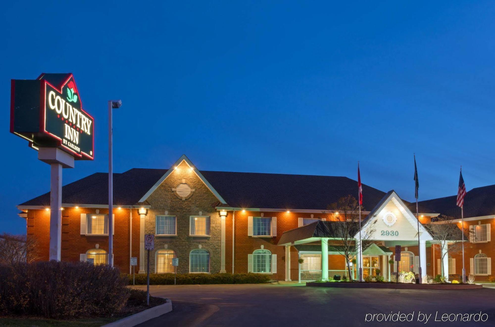 Quality Inn & Suites Oakville Bagian luar foto