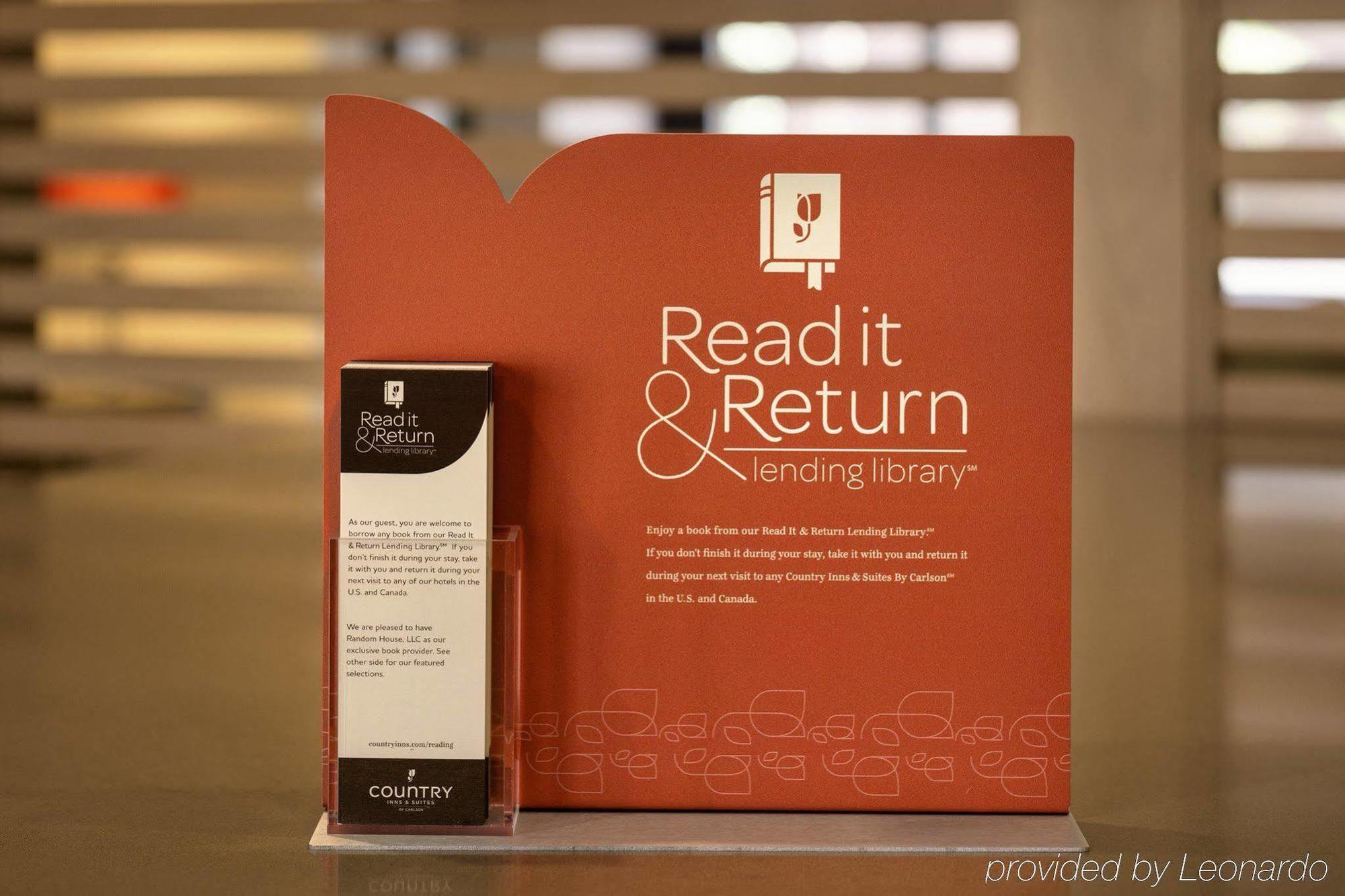 Quality Inn & Suites Oakville Bagian luar foto