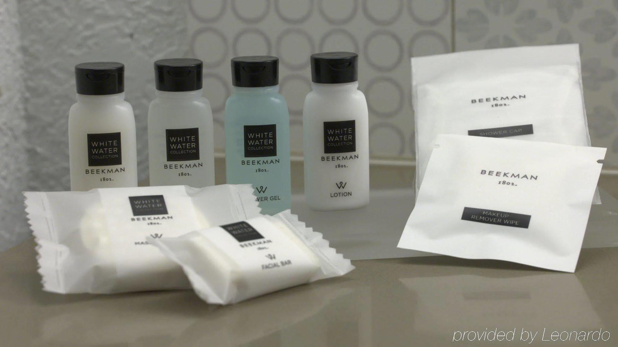 Quality Inn & Suites Oakville Bagian luar foto